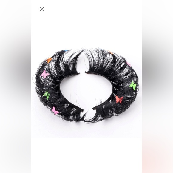 Lashes - Picture 6 of 9